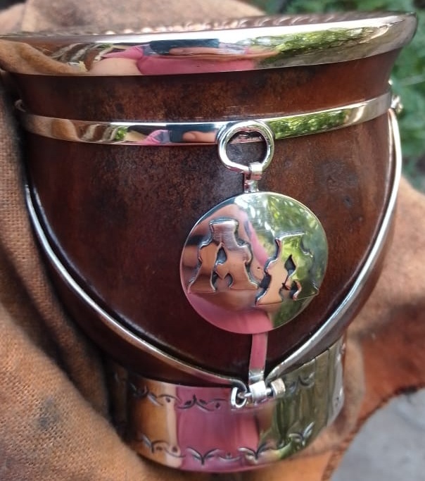 Mate con pareja de bailarines en metal - Envíos internacionales